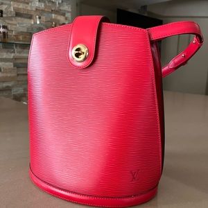 Red cluny epi shoulder bag